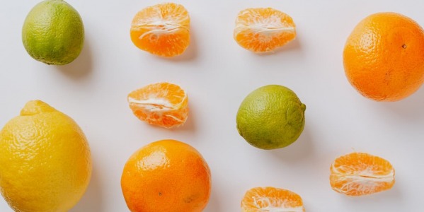 Kwas askorbinowy – co to jest i jakie ma zastosowanie?