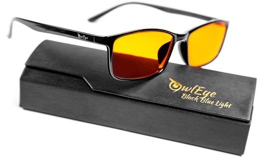 Dlaczego potrzebujesz okularów blokujących światło niebieskie?